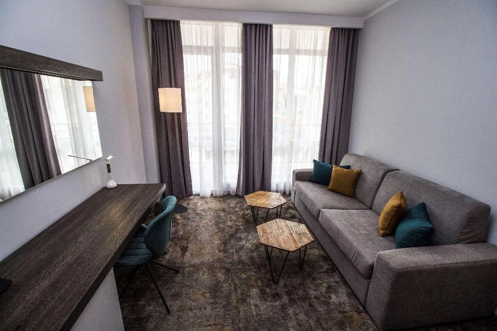 SUITE CAPACITY 4 Room, Best Western Plus Premium Inn, Bourgas