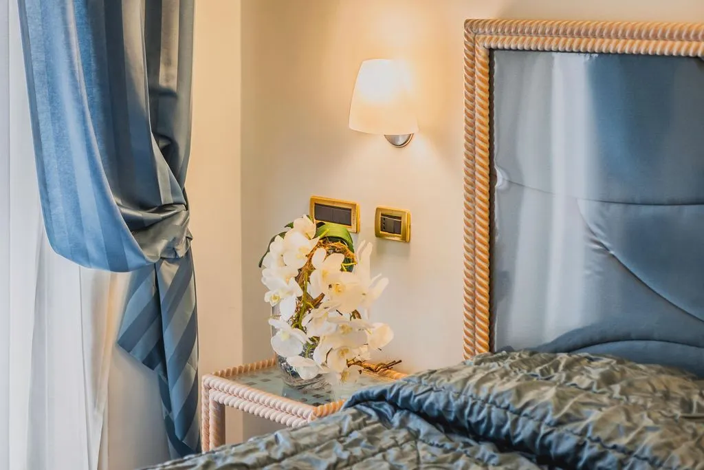 SINGLE STANDARD Room, Aragona Palace Hotel, Naples