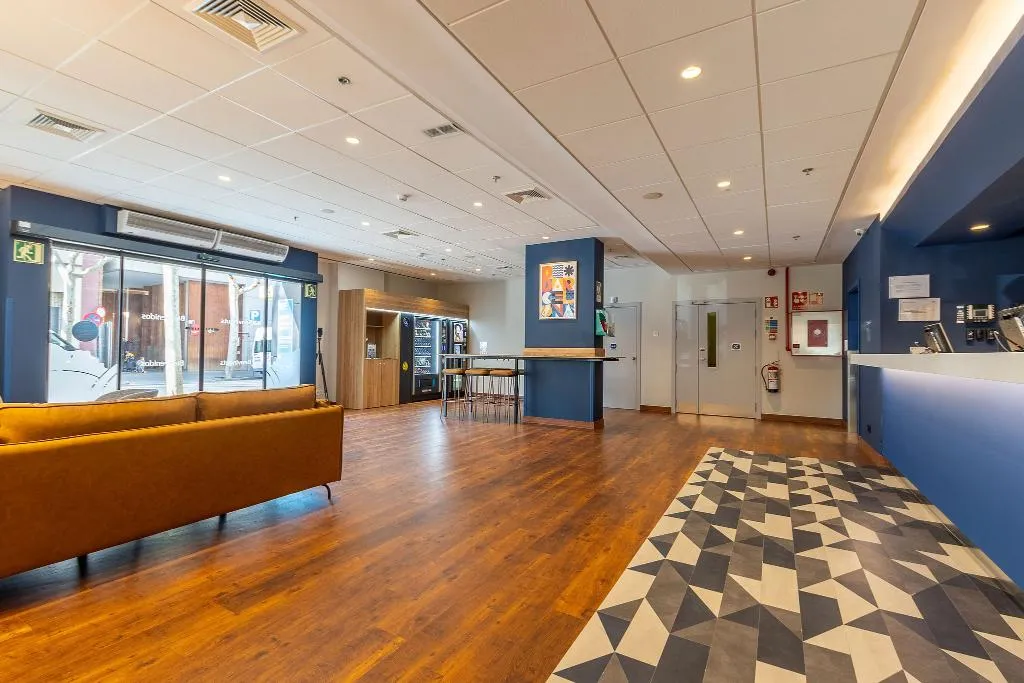 Lobby, Travelodge Barcelona Poblenou, Barcelona