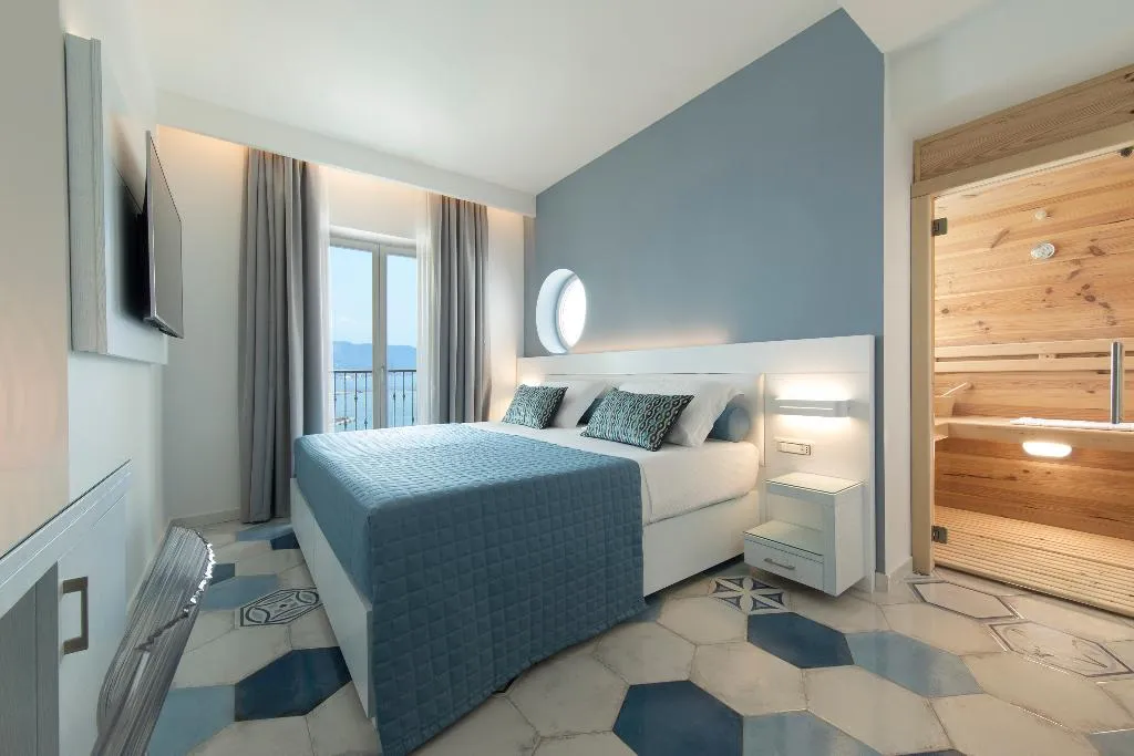JUNIOR SUITE STANDARD Room, Lloyd's Baia, Naples