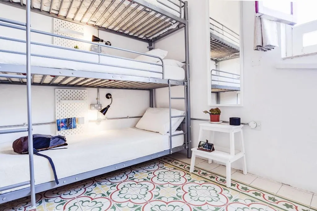 Room, Granny's Inn - Hostel, Malta