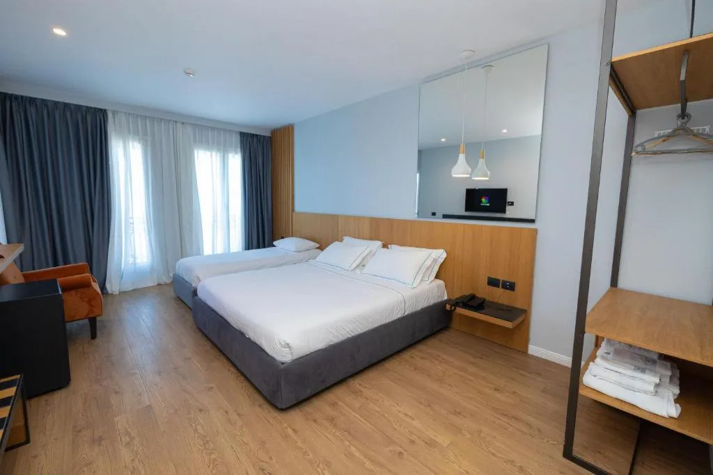 TRIPLE SEA VIEW Room, Duka Hotel, Kavaje