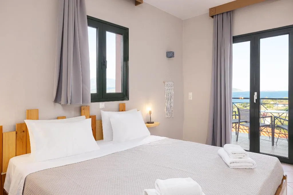 QUADRUPLE ONE BEDROOM Room, Nisea Hotel Samos, Samos