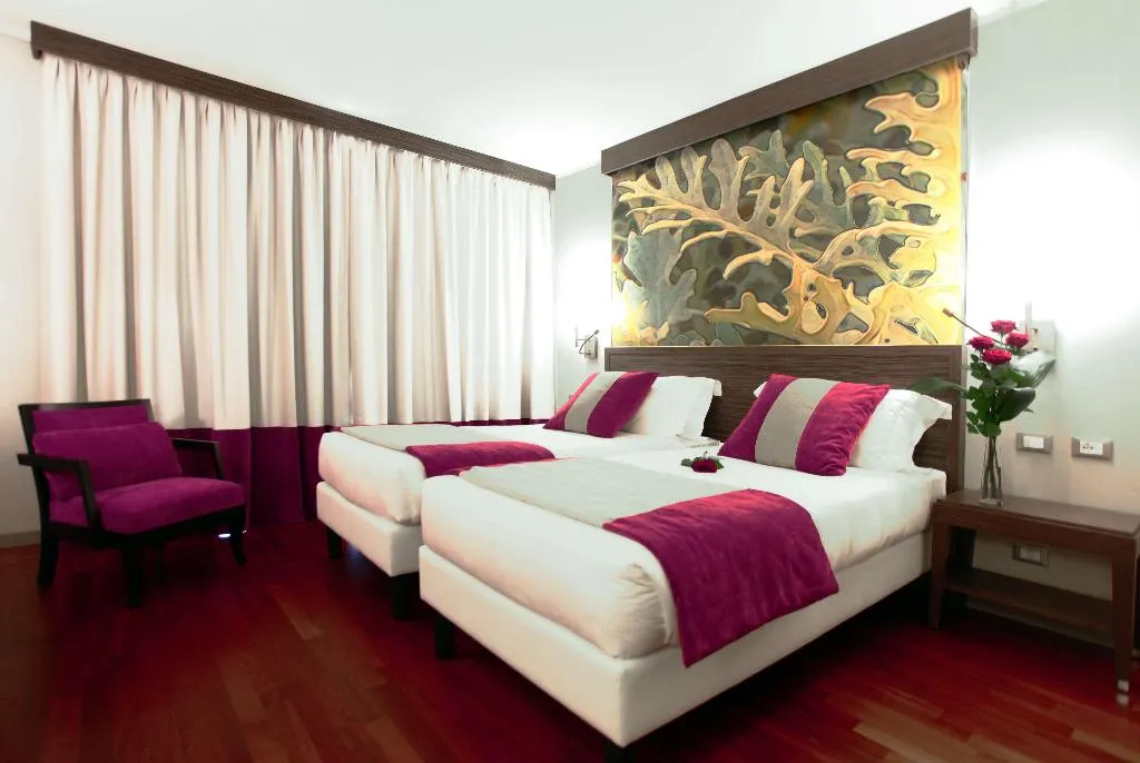 DOUBLE CAPACITY 3 Room, Ramada Plaza Milano Hotel, Milan