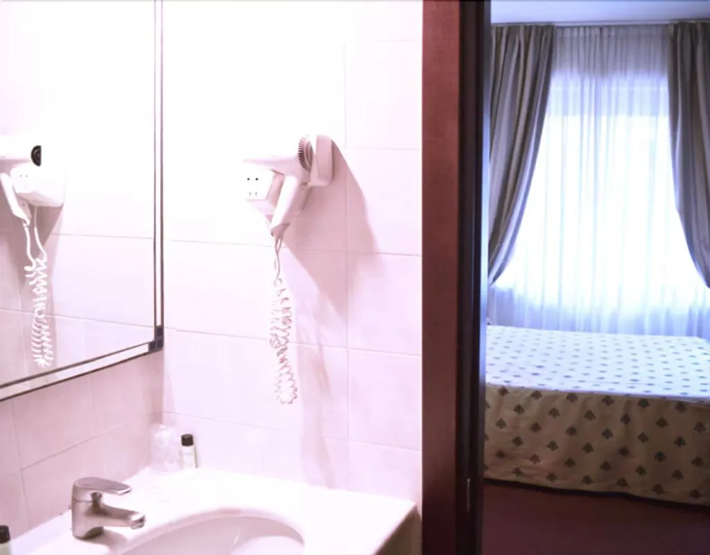 Room, Airport Hotel, Florence