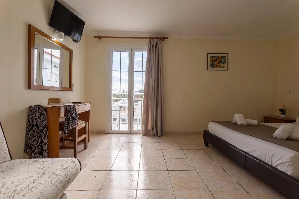 APARTMENT CAPACITY 5 TWO BEDROOMS Room, Laganas Holidays Hotel, Zante