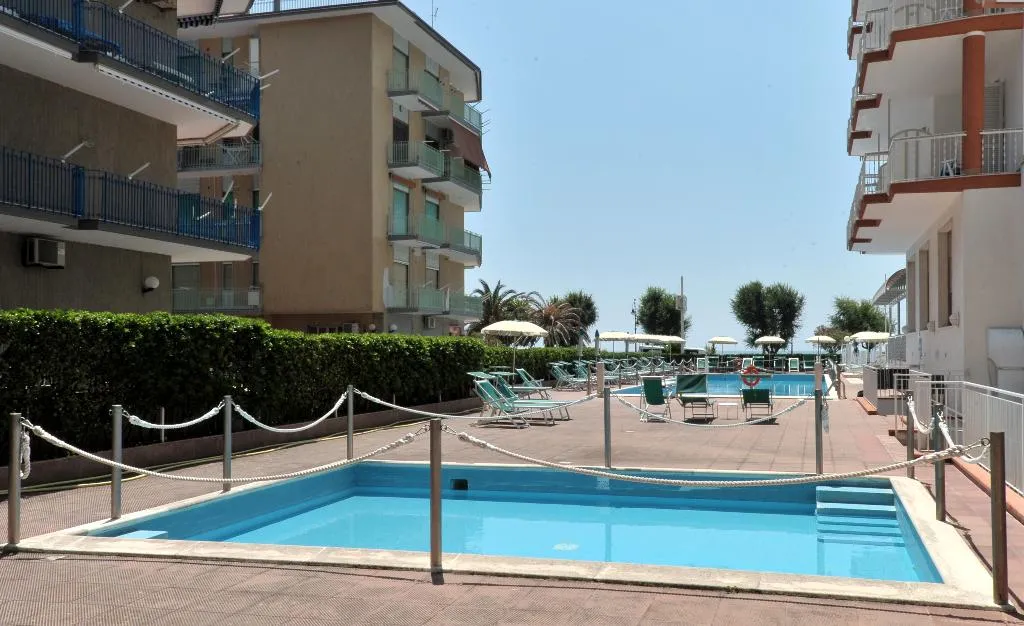 Pool, Pietra Di Luna, Naples