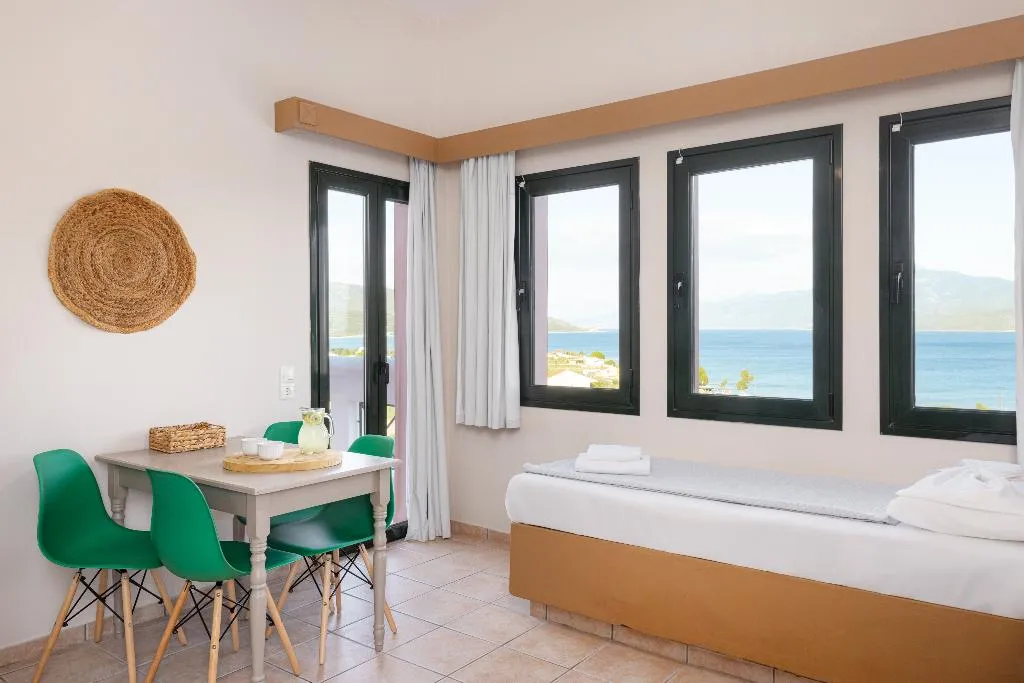 QUADRUPLE ONE BEDROOM Room, Nisea Hotel Samos, Samos