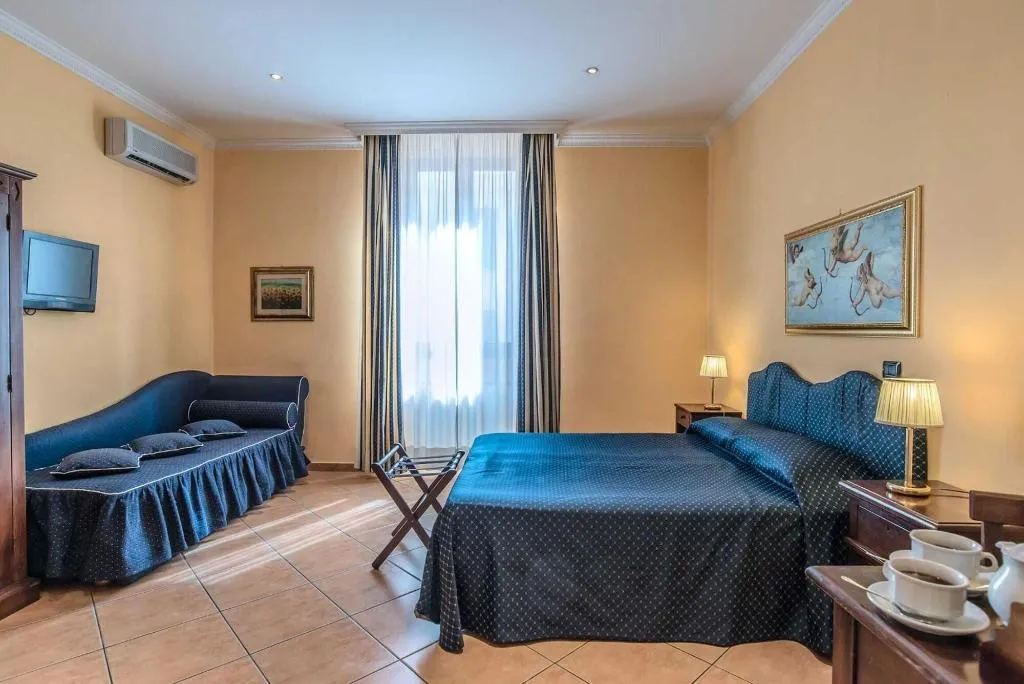 Room, Hotel Caracciolo, Naples