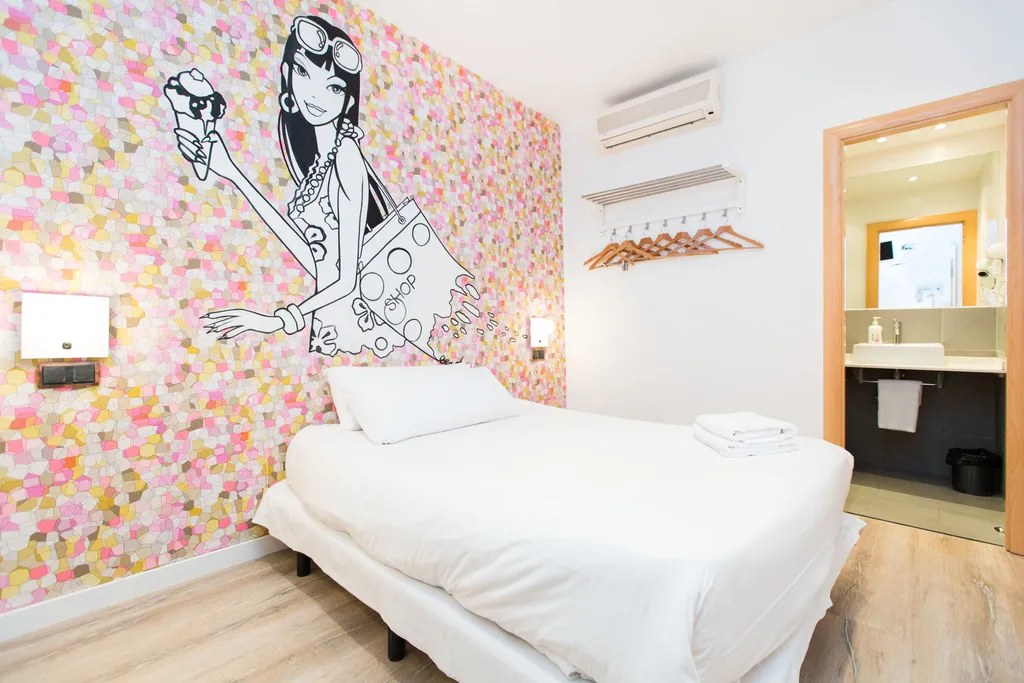 STUDIO CAPACITY 1 Room, AinB Las Ramblas-Colón Apartments, Barcelona