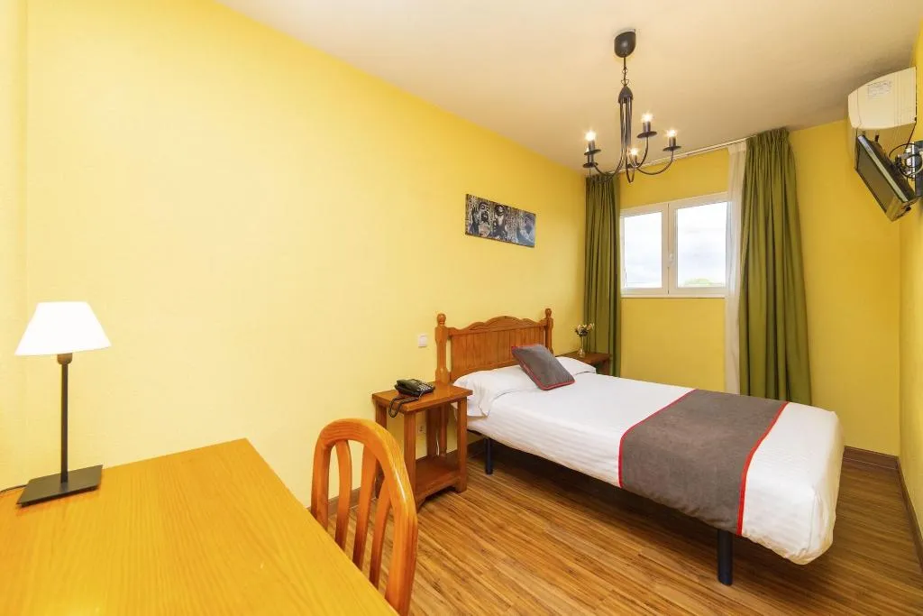 Room, Hotel Mavi, Madrid