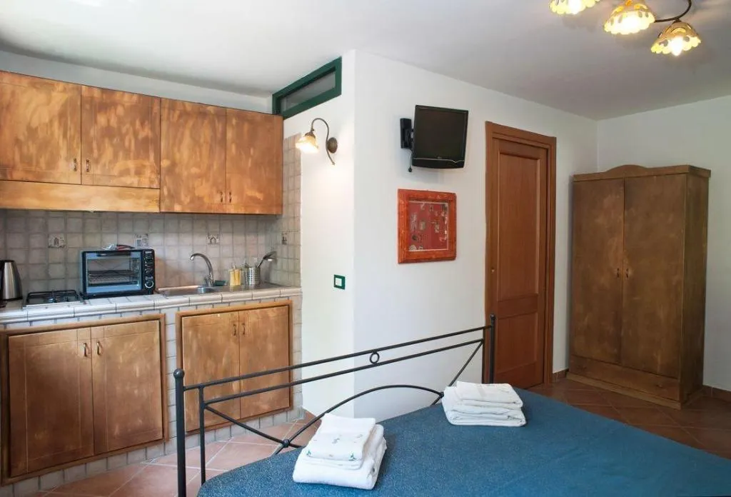 Room, B&B La Nave, Naples