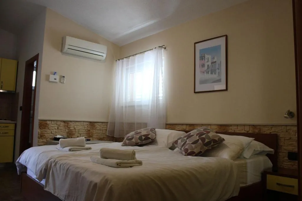 Room, Pansion Dalmacija, Split