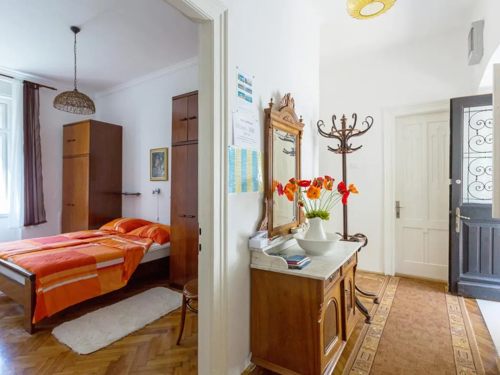 APARTMENT CAPACITY 4 Room, Apartments Mara, Dubrovnik