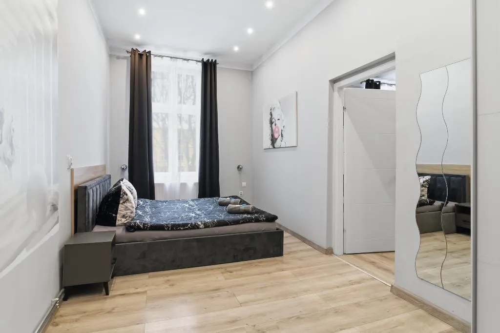 APARTMENT CAPACITY 4 Room, Queen Apartments, Krakow