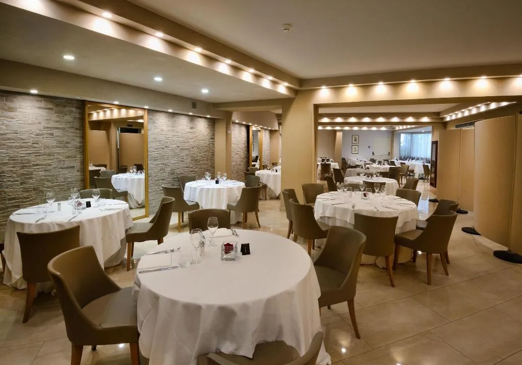 Restaurant, President Park, Catania
