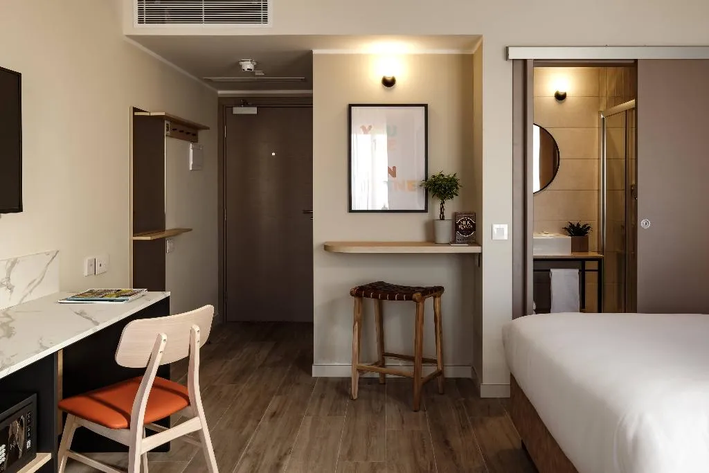 Room, Strand Suites, Malta