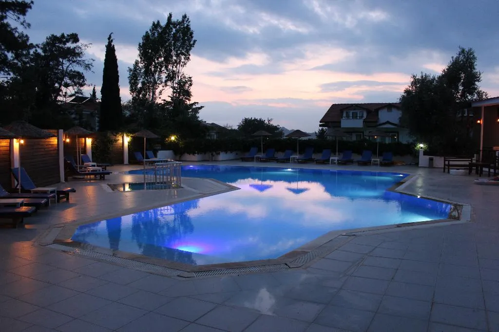 Pool, Tunacan, Dalaman