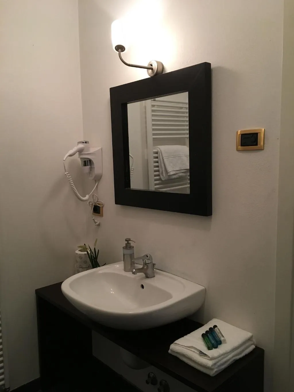 Room, Isola Apartments Milan, Milan