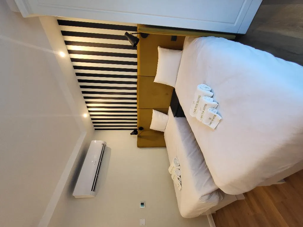 DOUBLE PARTIAL SEA VIEW Room, Carlton Hotel, Malta