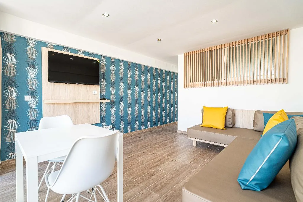 APARTMENT ONE BEDROOM WITH TERRACE Room, Kensington Econotels, Majorca