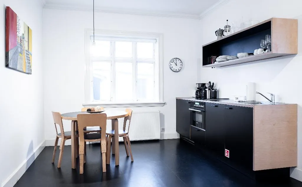 APARTMENT ONE BEDROOM Room, Luna Laugavegur 37, Reykjavik