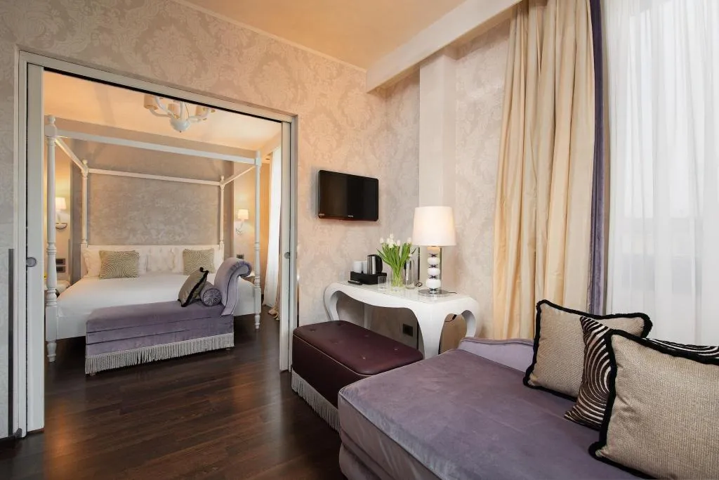 SUITE WITH DOUBLE BED Room, Carnival Palace, Venice