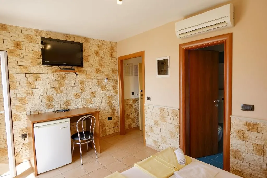 Room, Pansion Dalmacija, Split