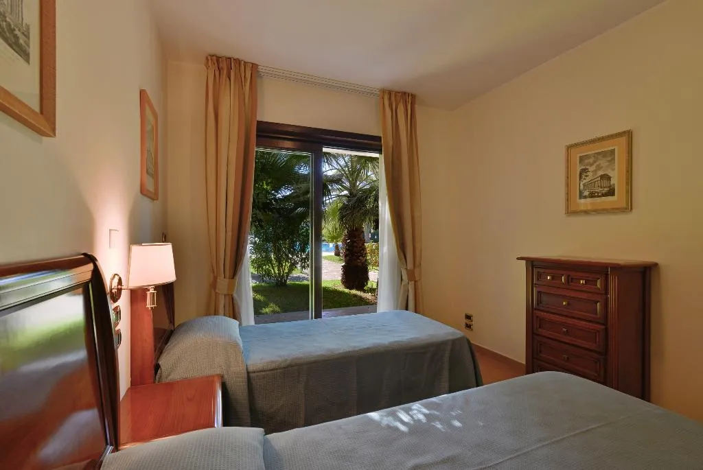 Room, Minerva Resort Hotel, Naples