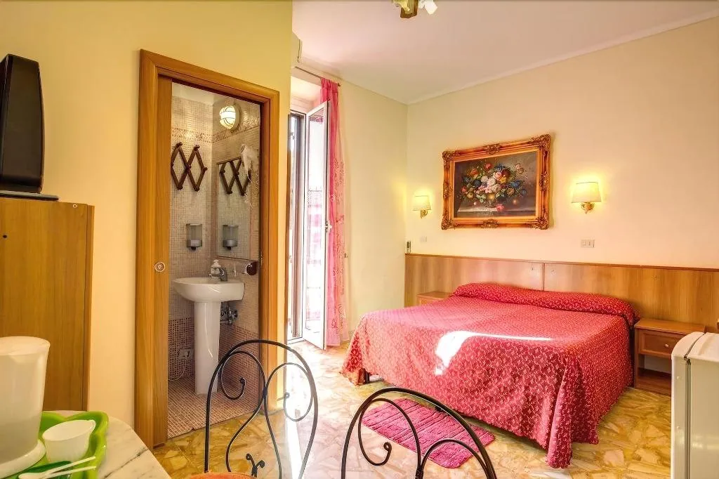 Room, B&B Millyhouse, Naples