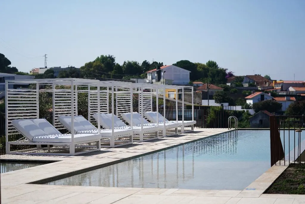 Pool, The Lince Santa Clara, Porto