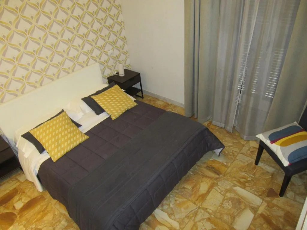 Room, B&B Rettifilo, Naples