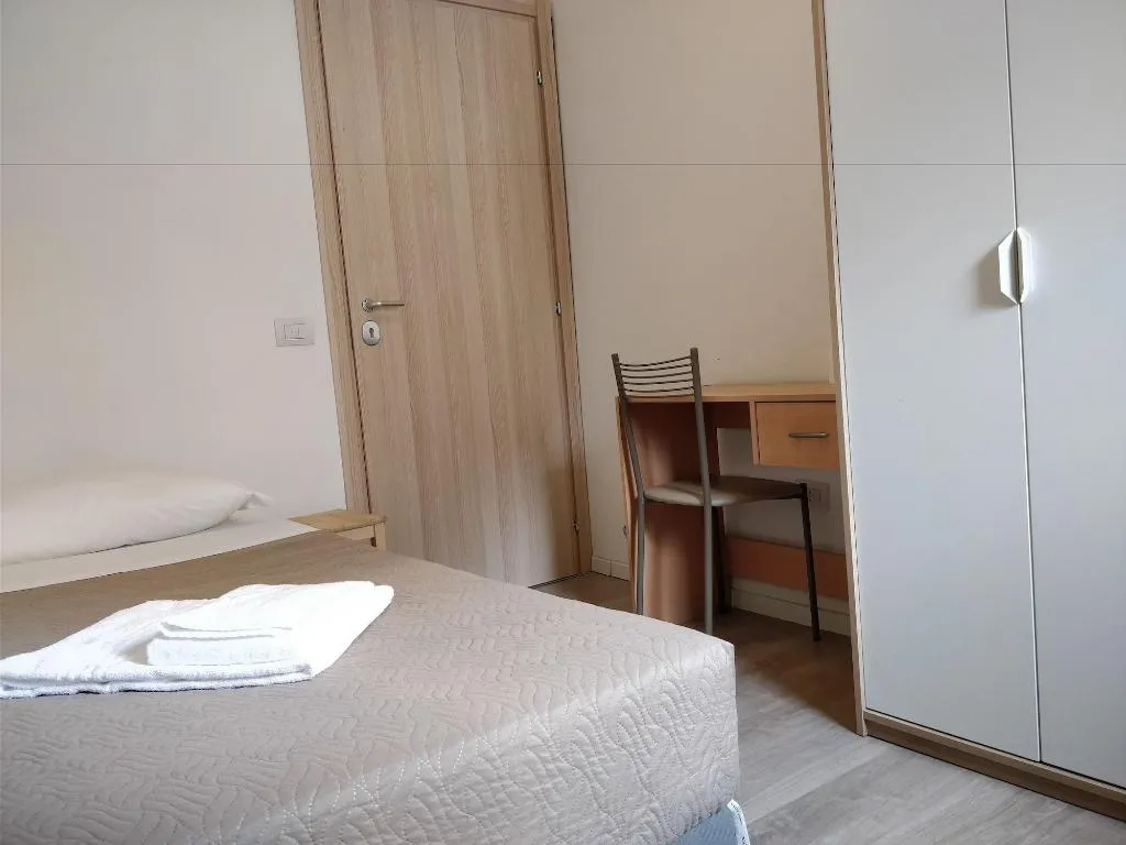 Room, Red Line Room Division, Milan