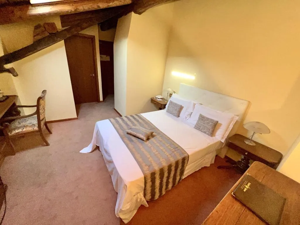 QUADRUPLE WITH DOUBLE BED Room, Le Due Corti, Milan