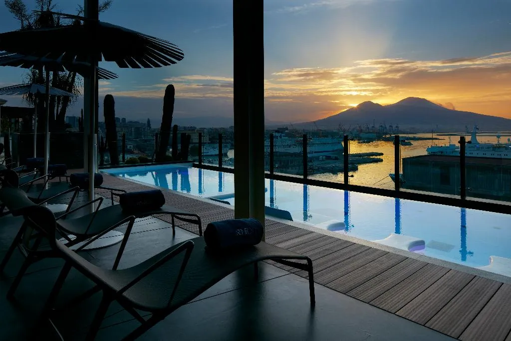 Terrace, Romeo, Naples