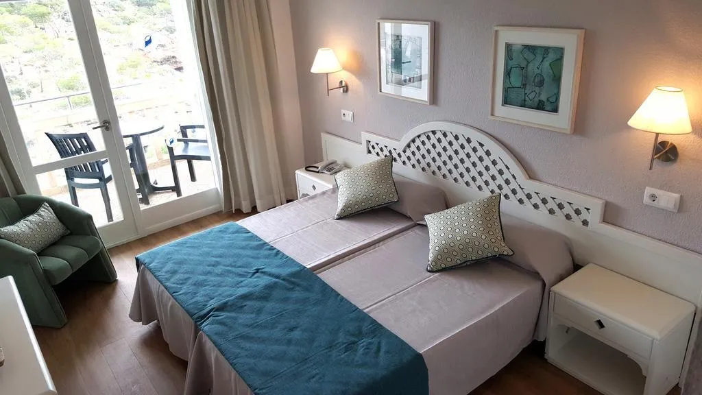 Double or Twin SIDE SEA VIEW Room, Pinos Playa Hotel, Majorca