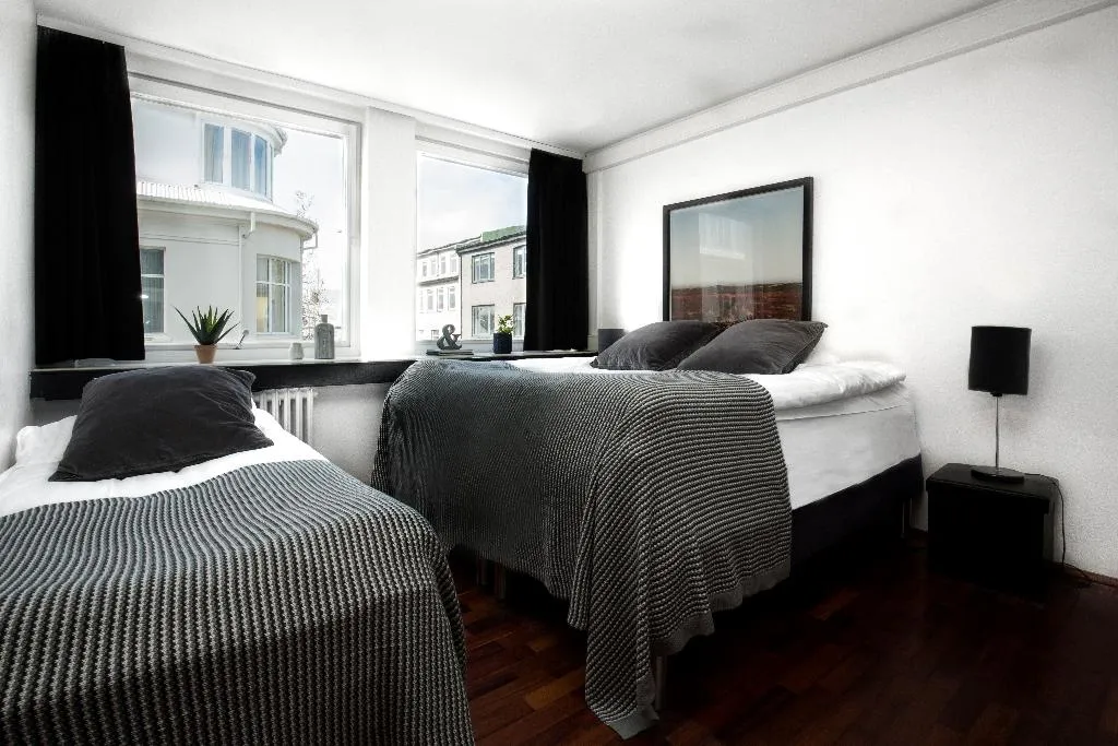 APARTMENT THREE BEDROOMS Room, Mani Apartments, Reykjavik