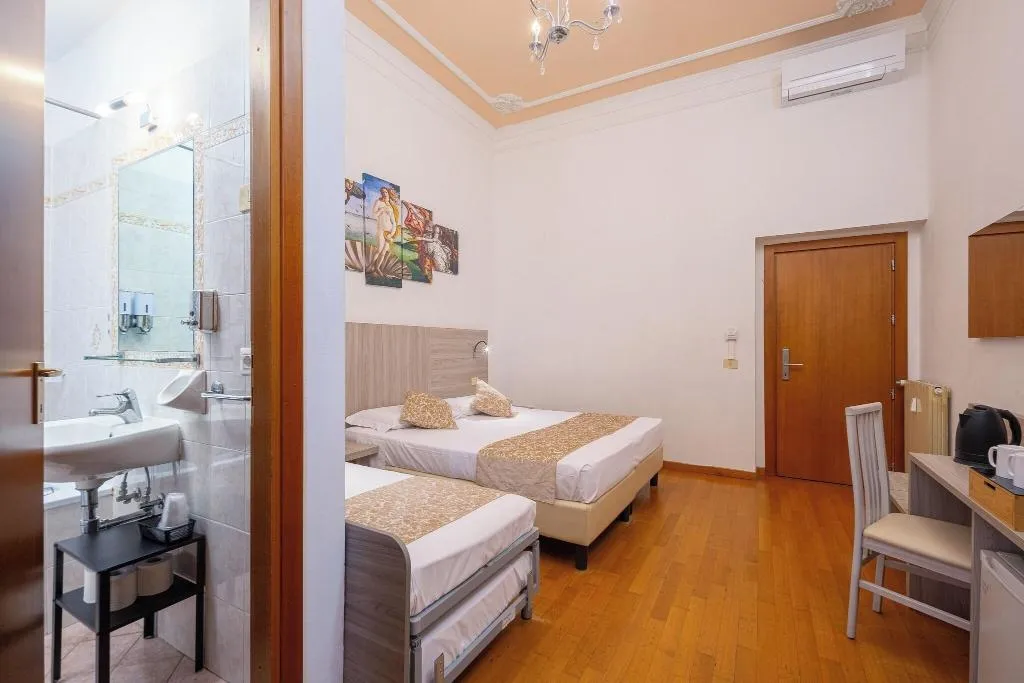QUADRUPLE STANDARD Room, Lilium Hotel, Florence