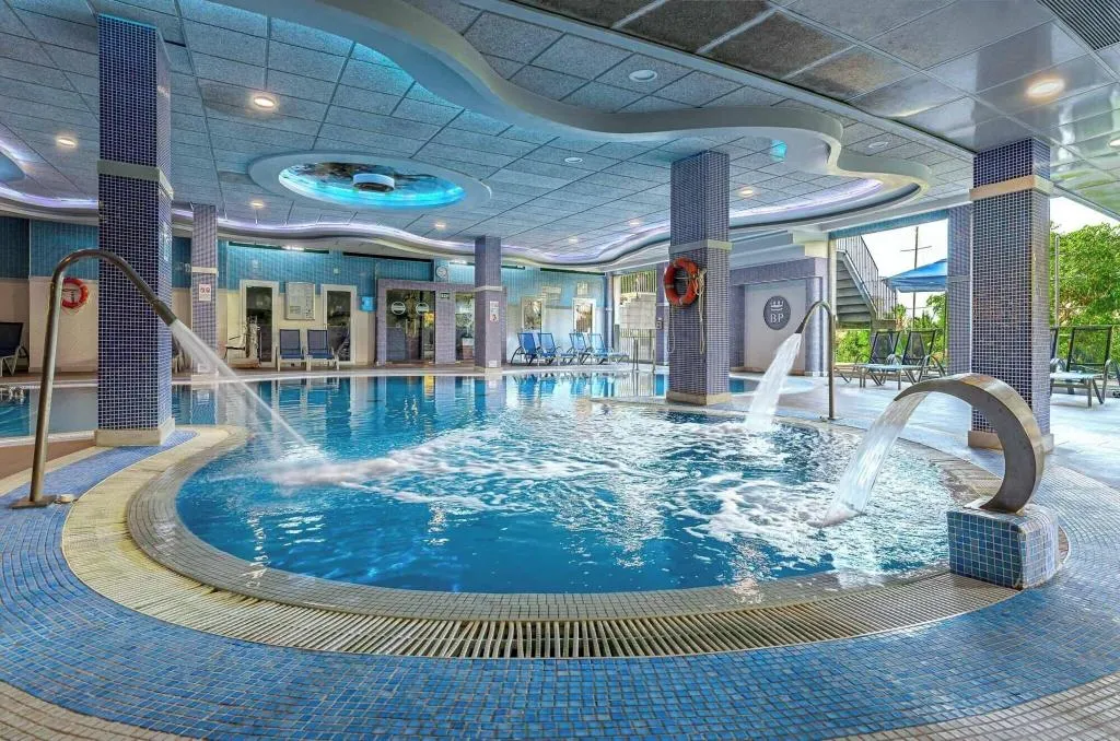 Pool, Hotel Spa Benalmádena Palace, Costa Del Sol