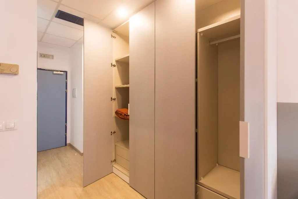 Room, Albergue Juvenil Colegio Mayor Galileo Galilei, Valencia