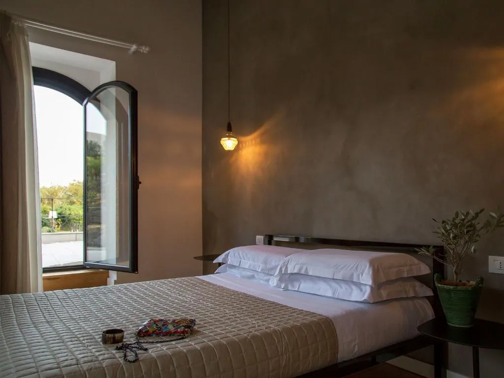 DOUBLE MOUNTAIN VIEW Room, Tale' Restaurant&Suite, Catania