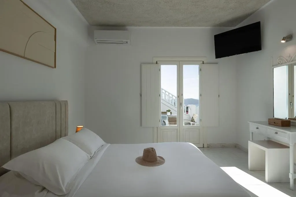 Room, Nevma Suites, Santorini