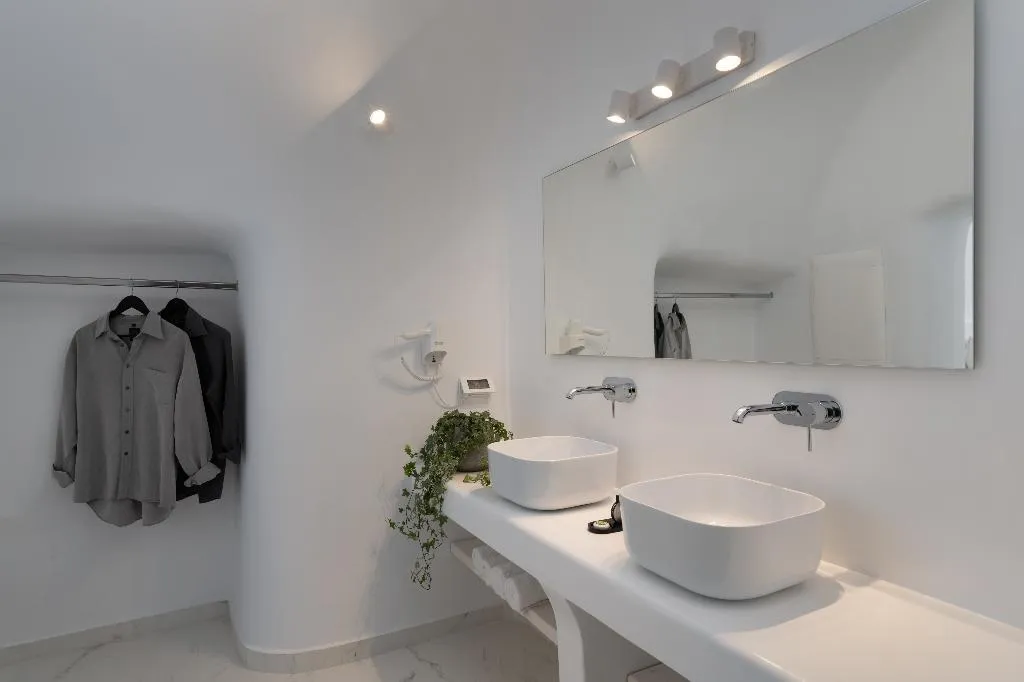 SUITE HONEYMOON Room, White Concept Caves, Santorini