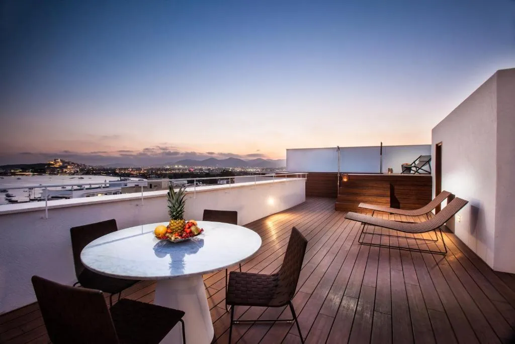 SUITE CAPACITY 3 Room, Ocean Drive Talamanca, Ibiza