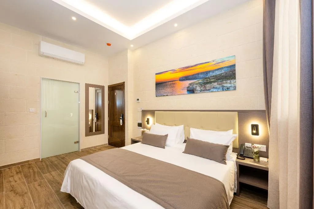 DOUBLE CLASSIC Room, C4 Retreats Gozo, Gozo
