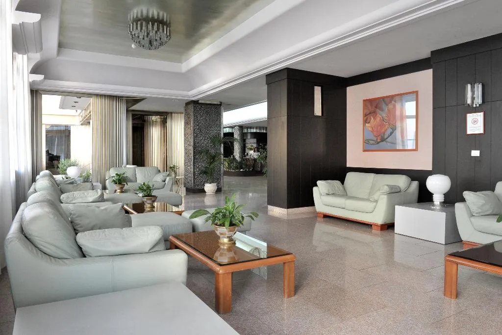 Lobby, Pietra Di Luna, Naples