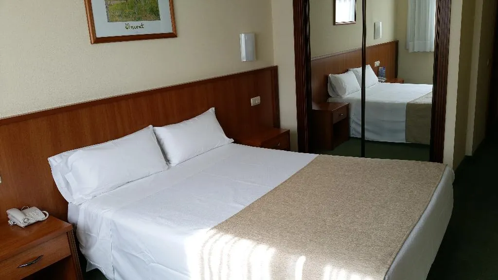 Double or Twin STANDARD Room, HCC Ciutat de Berga, Barcelona