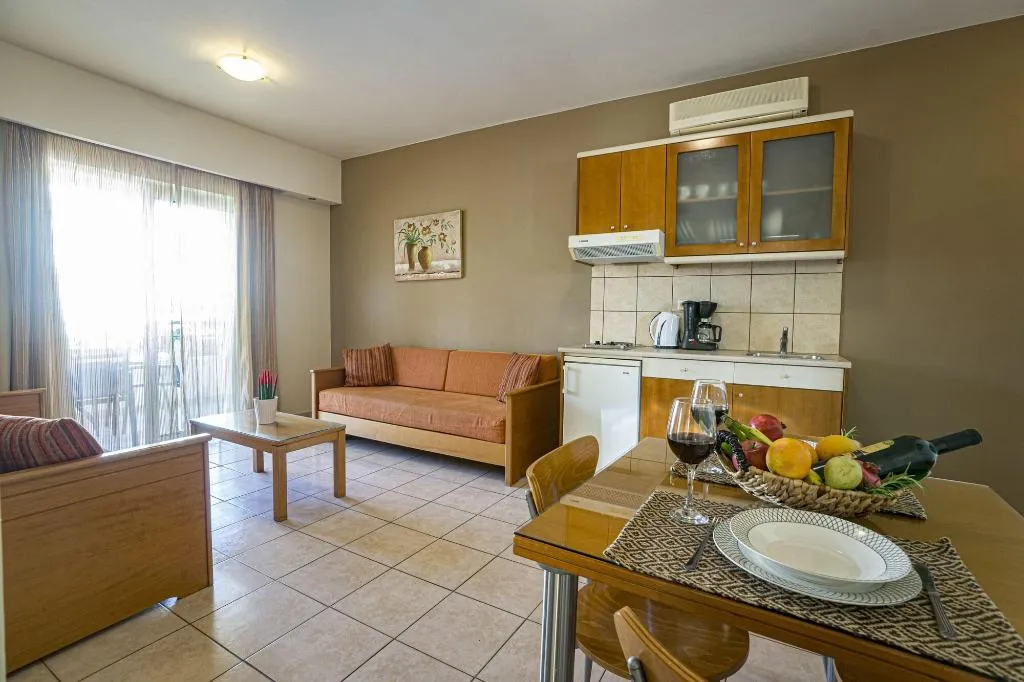 Room, Helios, Crete