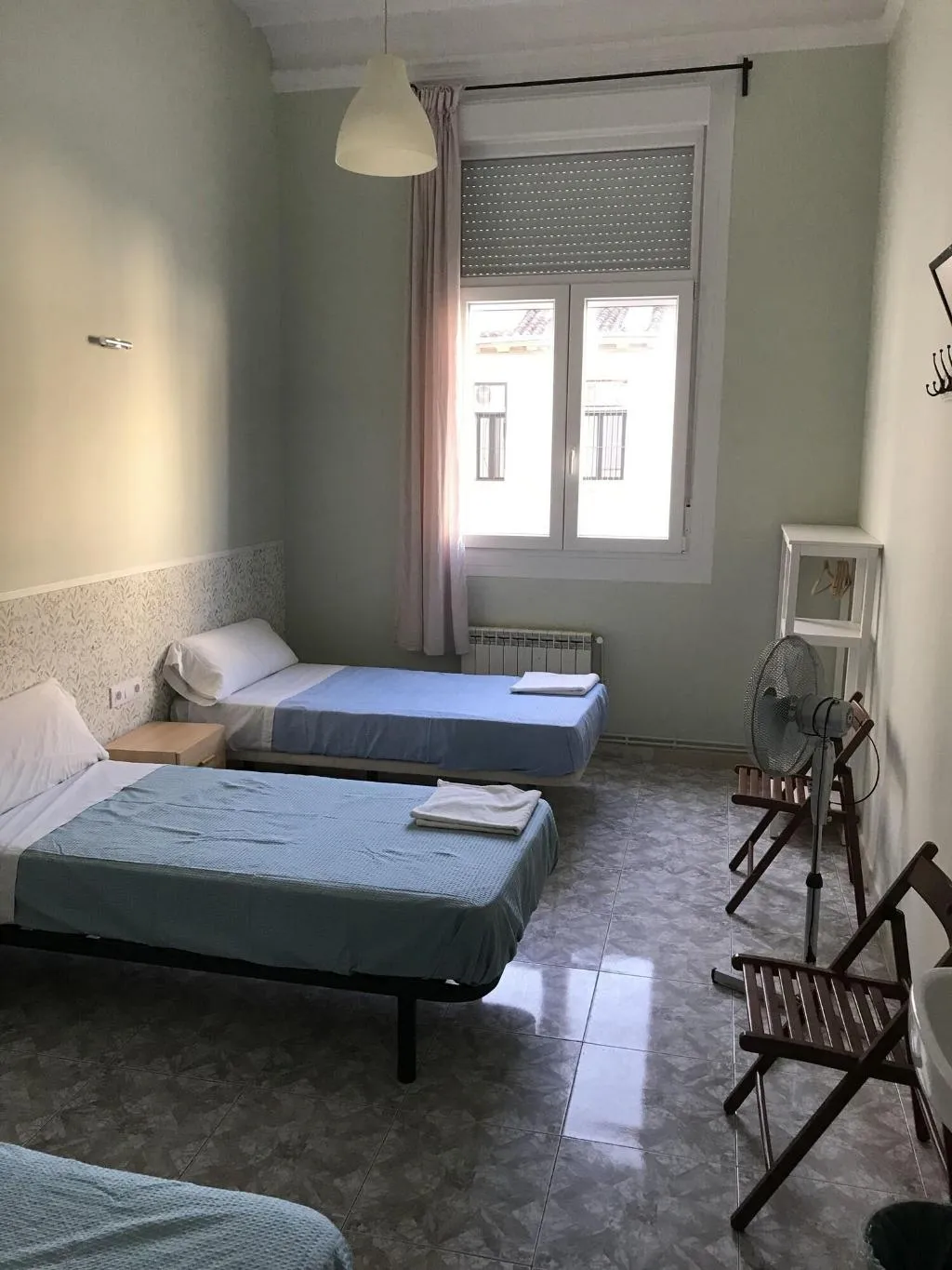 Room, Hostal Apolo Xi, Madrid