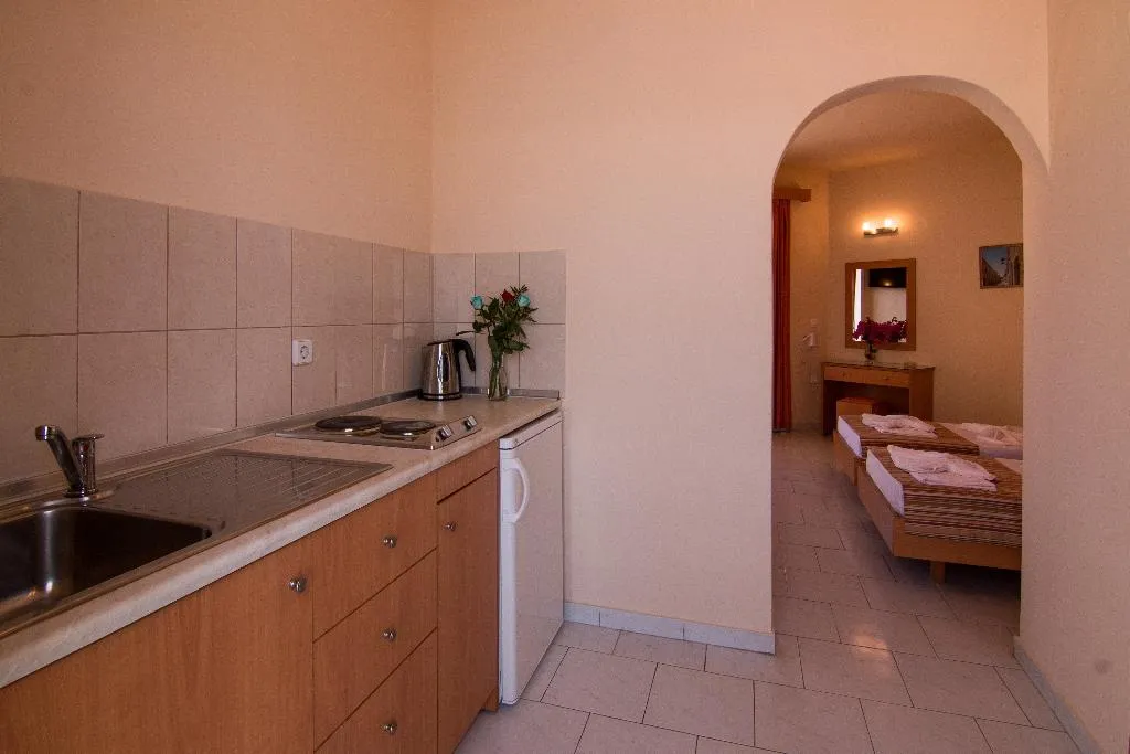 STUDIO STANDARD Room, Villa George, Rhodes